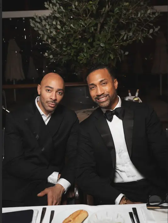 Tak hanya itu saja, untuk koleksi pria, gaya bertuksedo mencuri atensi.  [Foto: Michael Kors.dok]