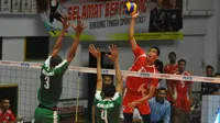 Timnas voli putra Indonesia menang 3-1 (25-23, 25-21, 22-25, 26-24) atas Arab Saudi pada laga perdana Grup A Kejuaraan Asia 2017. (Bola.com/Fahrizal Arnas)