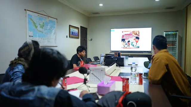 Semangat Kakek Ojol di Palembang, Hidupkan Jiwa Bung Karno Lewat Pidato
