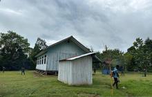 TNI Perkuat Toleransi Beragama di Papua Melalui Aksi Bersih Gereja