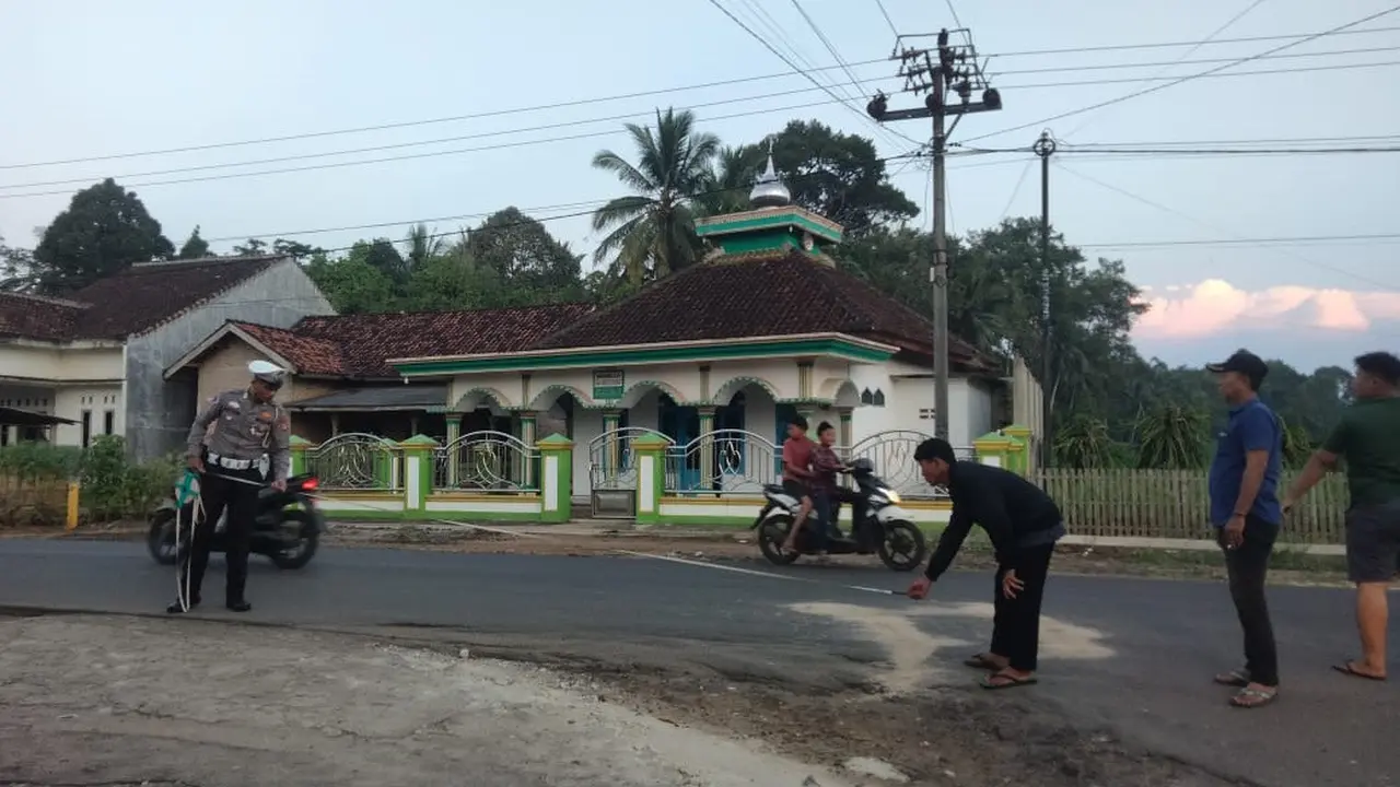 Olah TKP kecelakaan mobil adik Wagub Lampung/Foto istimewa