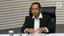 Wakil Ketua KPK Nurul Ghufron memberikan keterangan dalam konferensi pers terkait penahanan tersangka Direktur PT Putra Kharisma Sejahtera Zulfikar Fahmi (atas) di Gedung Merah Putih KPK, Jakarta, Senin (13/11/2023). (Liputan6.com/Herman Zakharia)