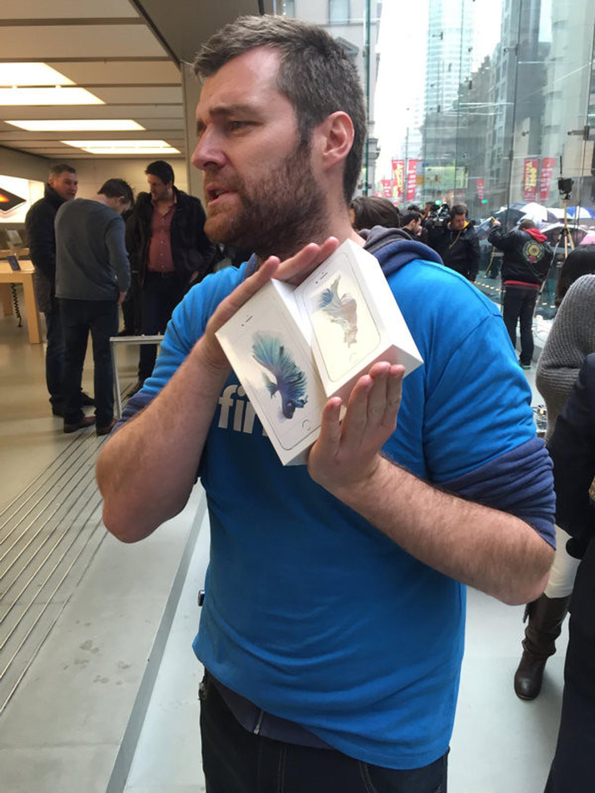 Lindsay Handmer jadi yang pertama punya iPhone 6s di Australia