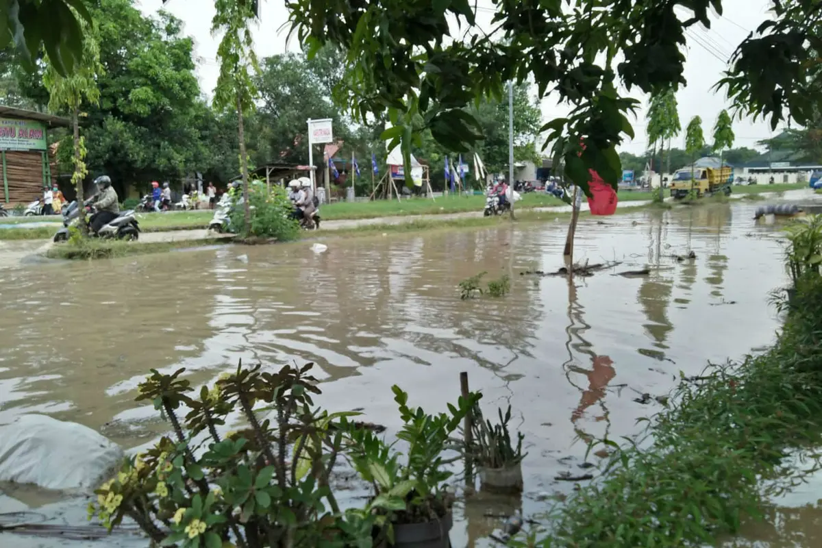Bantuan Logistik Mengalir, Bupati Indramayu Tetapkan Status Darurat Banjir