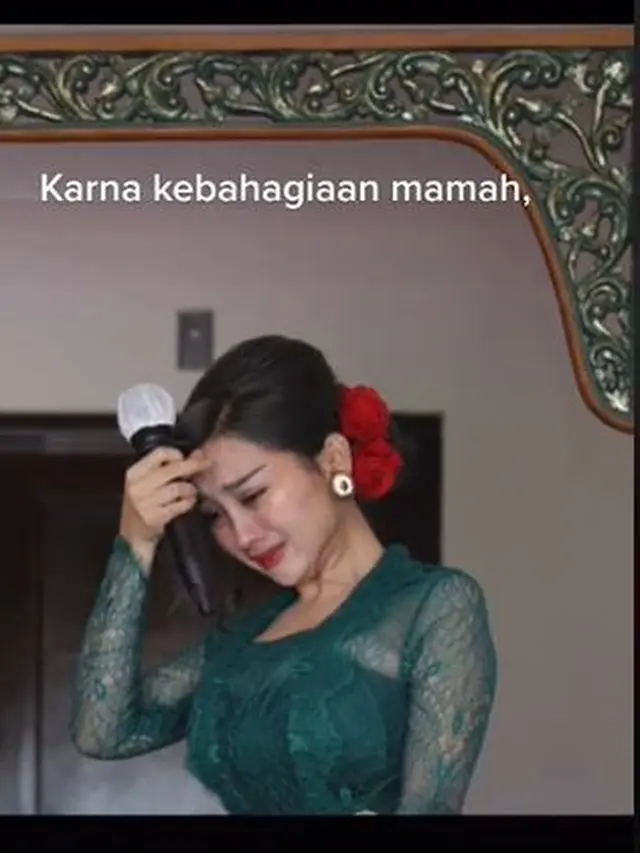 6 Momen Lamaran Cupi Cupita dan Bintang Bagus, Tampil Memesona Pakai Kebaya