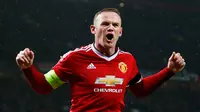 Penyerang MU,Wayne Rooney melakukan selebrasi usai mencetak gol kegawang CSKA Moscow pada liga champions di stadion Old Trafford,Inggris (3/11). Manchester United menang atas CSKA Moscow dengan skor 1-0. (Reuters/Darren Staples)