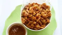Semangkuk udang crispy dan sambal. (Liputan6.com/IG/igms_id)