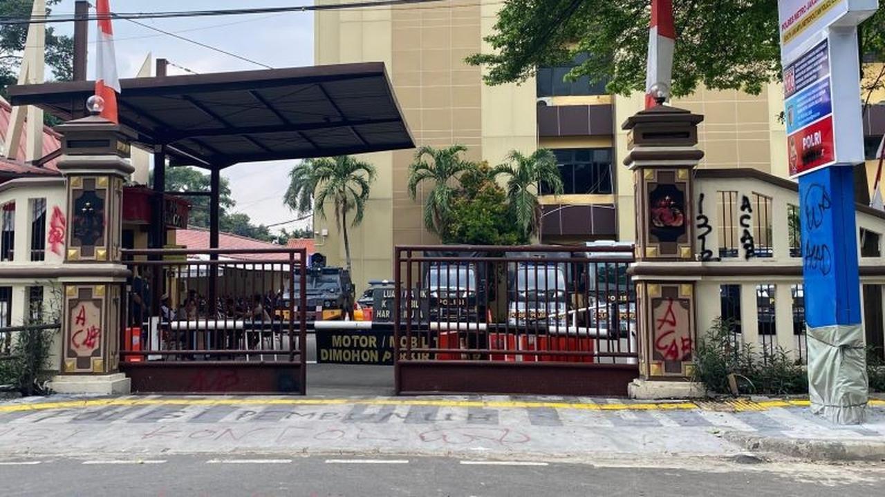 Fakta Unik di Balik Penjagaan Ketat Polres Metro Jaksel: Pagar Rapat Imbas Demo dan Vandalisme