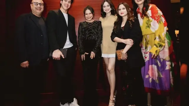 Tissa Biani Gala Premier Film Dokumenter Rossa. [@armanfebryan]