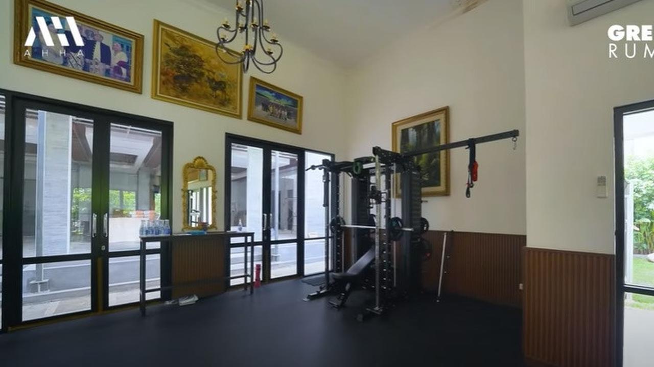 Sekeluarga Hobi Olahraga, 8 Potret Fasilitas Gym di Rumah Putri Zulhas dan Zumi Zola - Tiap Hari Ada Pelatih Pribadi