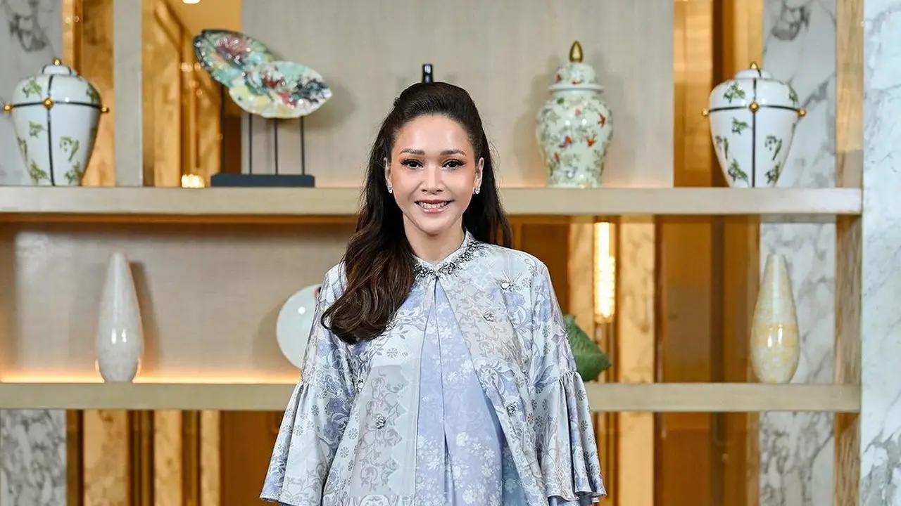 6 Inspirasi Gamis Lebaran ala Artis, Nia Ramadhani hingga Tissa Biani