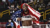 Kevin Durant merayakan keberhasilan Amerika Serikat rebut emas Olimpiade Tokyo 2020 (AFP)