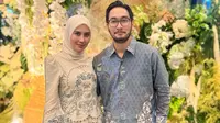 Model Gamis Bordir Syahnaz Sadiqah Saat Hadir di Pernikahan Anak Dedi Mulyadi