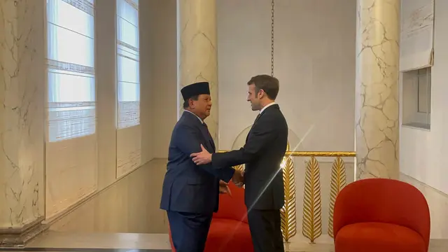 Calon presiden nomor urut 2 Prabowo Subianto bersama Presiden Prancis Emmanuel Macron (Istimewa)