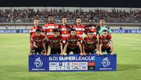 Pemain Madura United ketika melawan Persija Jakarta&nbsp;pada lanjutan BRI Super League 2025/2026 di Stadion Gelora Ratu Pamelingan, Jumat (24/10/2025) malam WIB. (Bola.com/Abdul Aziz)