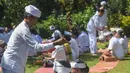 Perayaan Galungan tidak hanya sarat nilai filosofis, tetapi juga menjadi ajang refleksi spiritual. (merdeka.com/Arie Basuki)