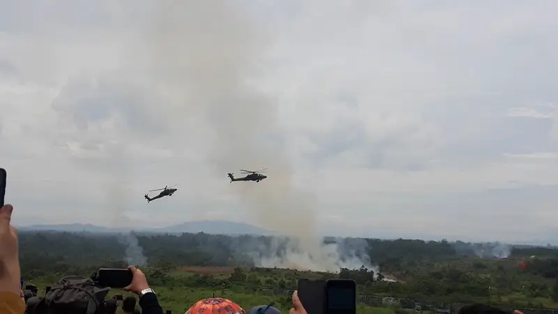 Suasana latihan tempur TNI AD di Baturaja, Sumatera Selatan, Kamis (26/11/2020)