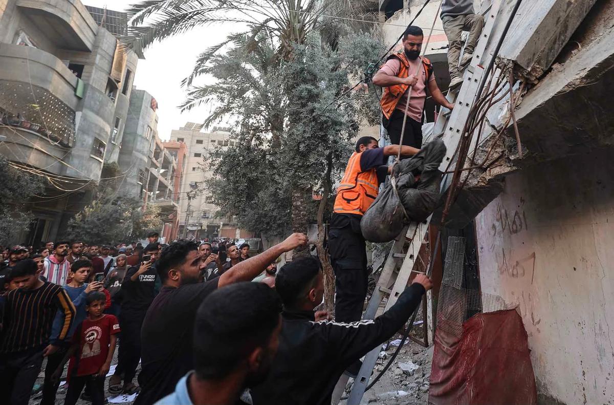 FOTO:  Serangan Udara Israel Hantam Kawasan Sipil di Gaza, 21 Warga Tewas