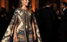 7 Model Tunik Batik Cantik untuk Kondangan 2025, Anggun Berbusana Tambah Percaya Diri