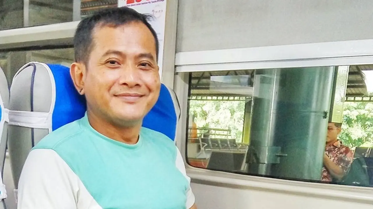 Jarang Tersorot, Ini 6 Momen Kebersamaan Farid Aja Bersama Keluarganya
