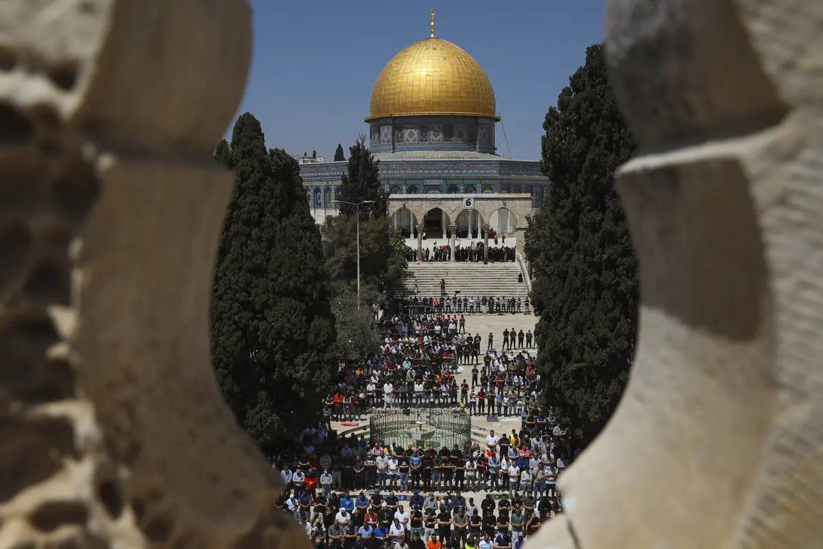 Bulan Ramadhan, Polisi Israel Jaga Jemaah Palestina Sholat