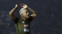 Gelandang Tira Persikabo, Ciro Alves, merayakan gol saat melawan Persib Bandung pada laga Shopee Liga 1 di Stadion Pakansari, Bogor, Sabtu (14/9). Tira Persikabo bermain imbang 1-1 atas Persib Bandung. (Bola.com/Yoppy Renato)