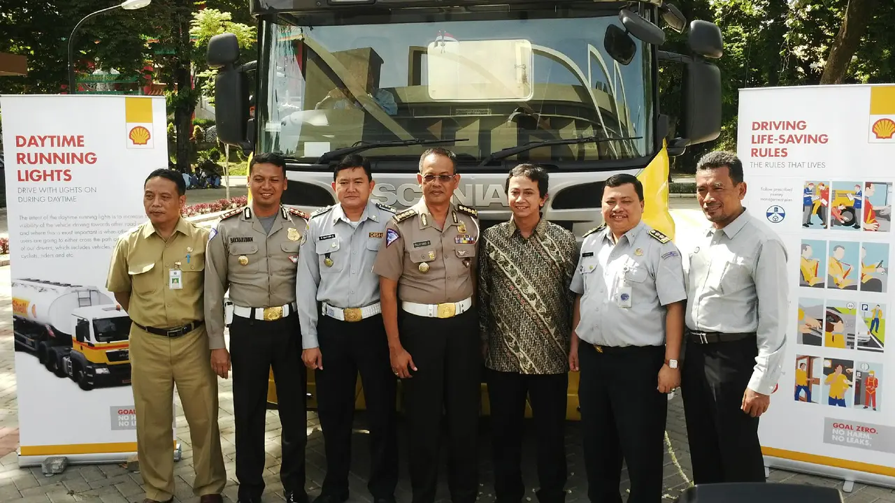 Truk Shell Ikut Pelopori Keselamatan Lalu Lintas