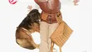 Ditampilkan secara menonjol dalam corak warna Hitam dan Cognac yang tak lekang oleh waktu. Dari model tas ikonik seperti Diamant 3D, tas Ella Boston, dan tas selempang Aren hingga jaket kulit domba, kacamata tebal, dan rajutan bermotif Lauretos, koleksi ini memiliki pilihan hadiah yang sesuai untuk semua orang.