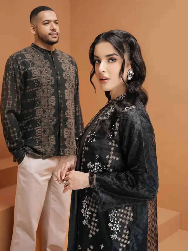 Potret Tasya Farasya Pakai Baju Senada dengan Keluarga dan Sang Ibu (credit: instagram/tasyafarasya)