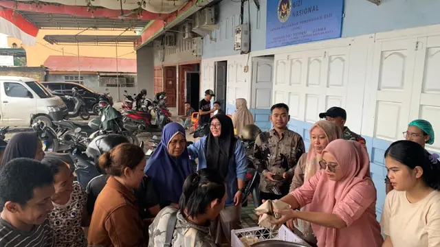 Pengelola Satuan Pelayanan Pemenuhan Gizi (SPPG) mengalihkan fungsi dapur MBG mereka menjadi dapur umum bantu korban banjir Sumatera Utara (Sumut).