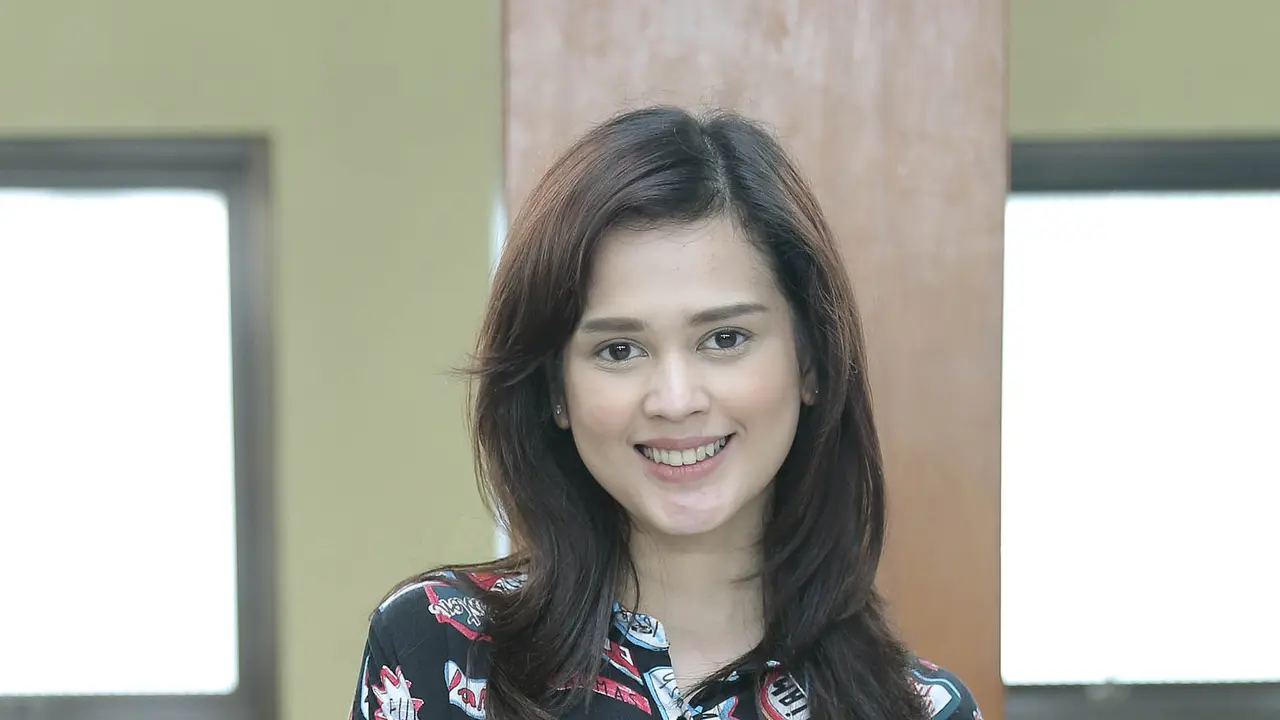 [Bintang] Cut Meyriska