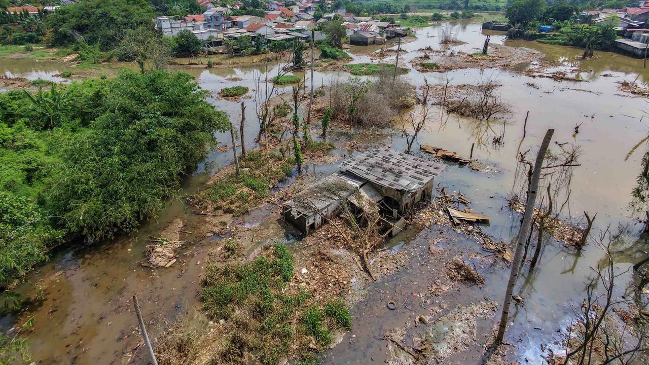 FOTO: Melihat Dampak Longsoran TPA Cipayung  Depok di Permukiman Warga