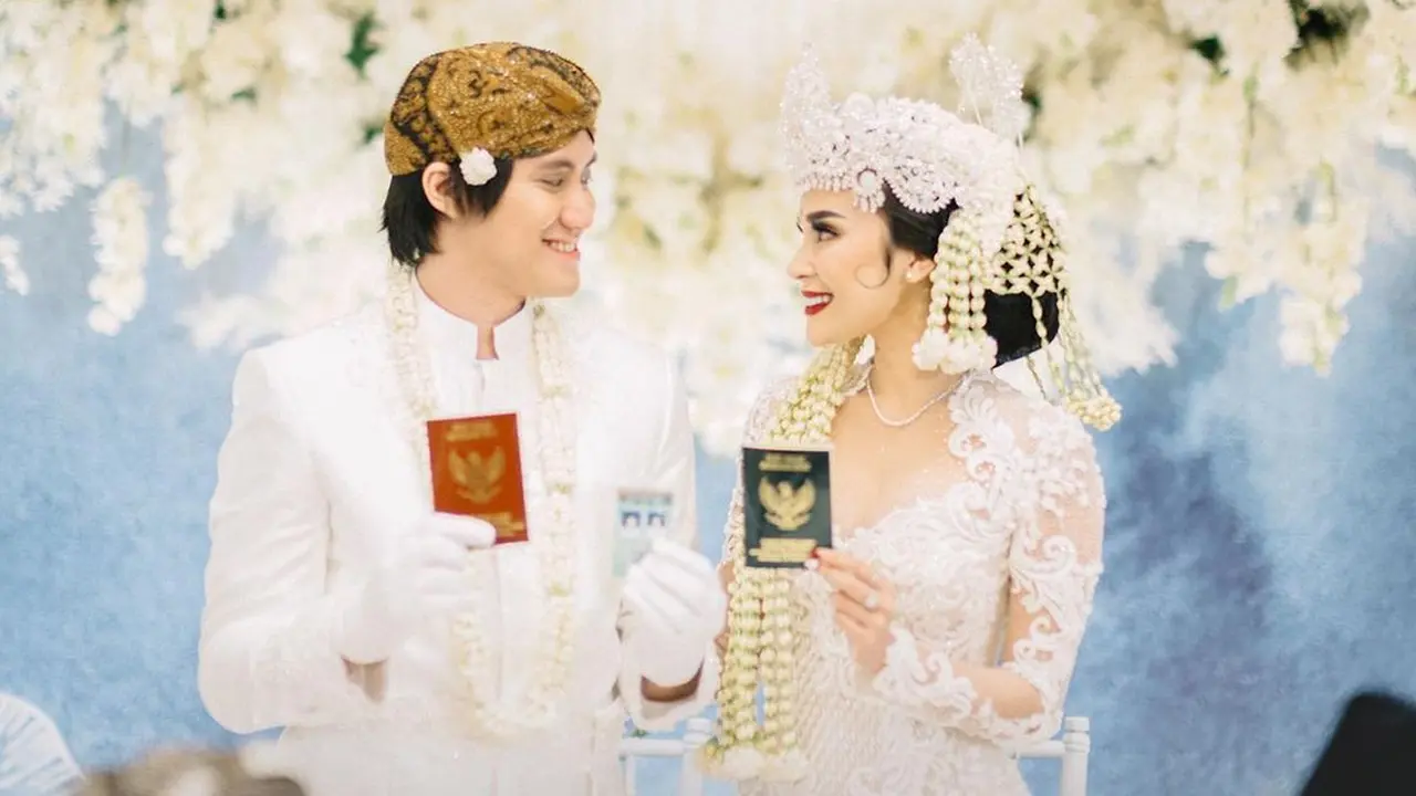 [Fimela] Kevin Aprilio dan Vicy Melanie Menikah