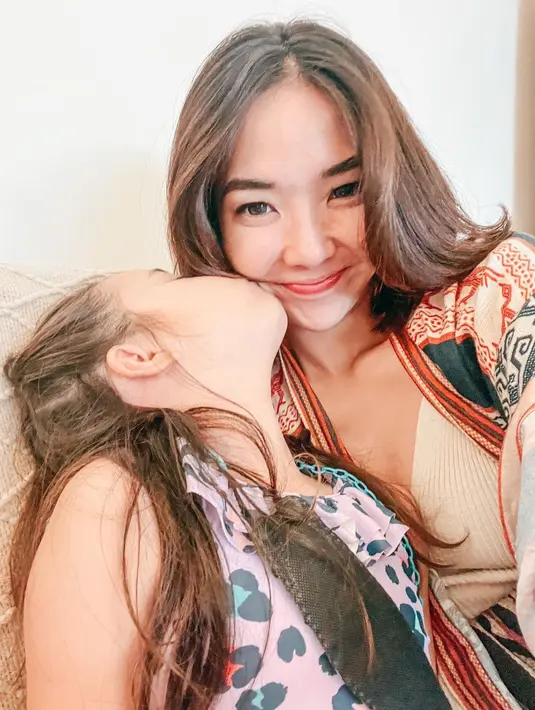 [Instagram/gisel_la]