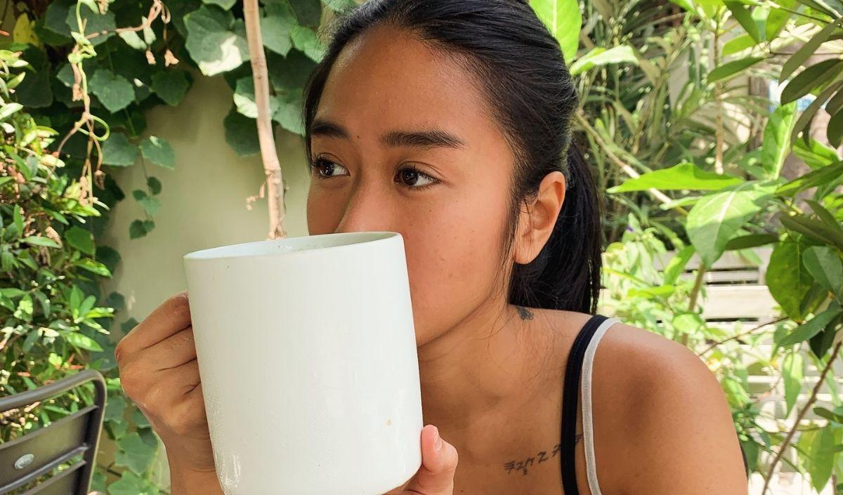 Chef Renatta juga sempat menjawab pertanyaan netizen soal ukuran cangkir untuk ngopi yang 'tidak biasa'.&nbsp;