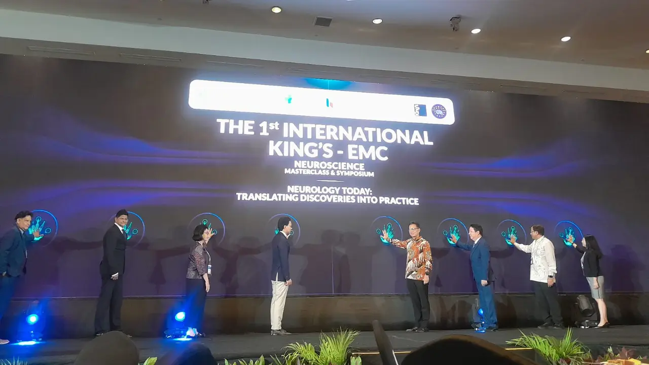 Pembukaan The 1st International King's - EMC Neuroscience Masterclass and Symposium pada Sabtu (22/8/2026) di Jakarta. Acara ini turut dihadiri Menkes Budi Gunadi Sadikin (kemeja batik cokelat).