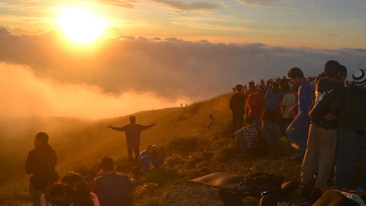 Gunung Penanggungan, Puncak Mahameru yang Dijatuhkan Dewa