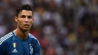 1. Cristiano Ronaldo - Juventus mendatangkan Ronaldo dengan badrol harga 100 juta euro. (AFP/Marco Bertorello)
