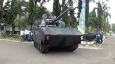 Tekhnologi pertahanan hasil karya mahasiswa Sekolah Tinggi Tekhnologi Angkatan Laut (STTAL) Surabaya menciptakan proto type, senjata masa depan.

Auto tank tempur tanpa awak dengan kendali jarak jauh.