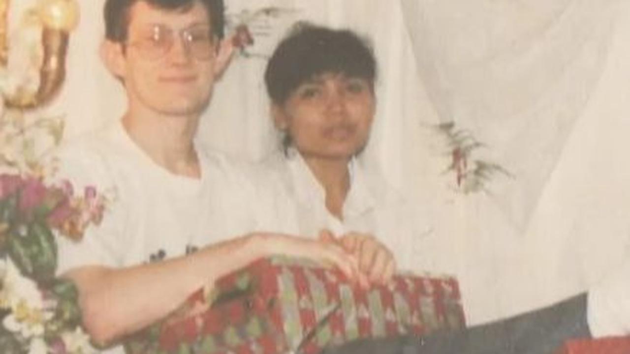 Foto-foto Kenangan Manis Mendiang Siti Purwanti Ibu Maxime Bouttier dan Suami