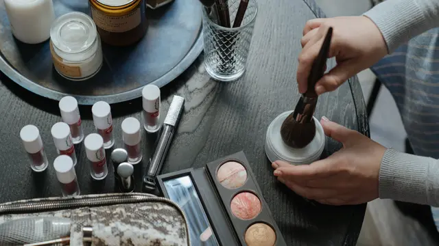 10 Tips Makeup Flawless ala Kiara Leswara, Anti Luntur Meski Pakai Masker