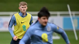 Lewis Hall Menuju Kontrak Baru di Newcastle hingga 2031, Manchester United Gigit Jari