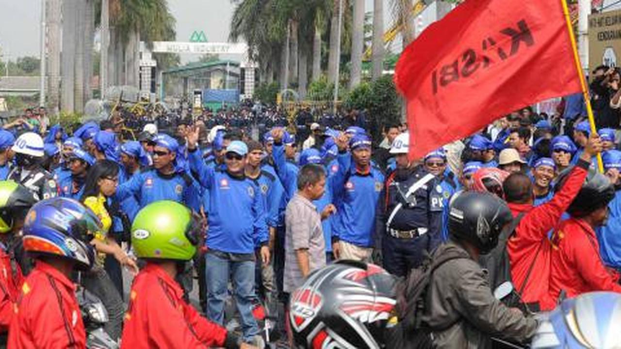 Diancam buruh, Jokowi persilakan buruh nginap di Balai Kota