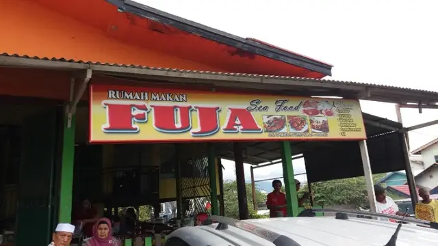 10 Rekomendasi Tempat Makan Enak Dekat Pasar Raya Padang 2025, Kuliner Wajib di Pusat Kota