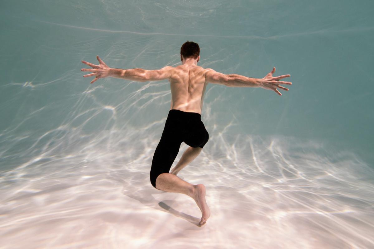 Ilustrasi Treading Water
