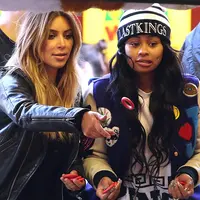 Video seks Blac Chyna tersebar beberapa hari lalu. Hal tersebut mengundang reaksi tawa keluarga Kardashian. (BET.com)