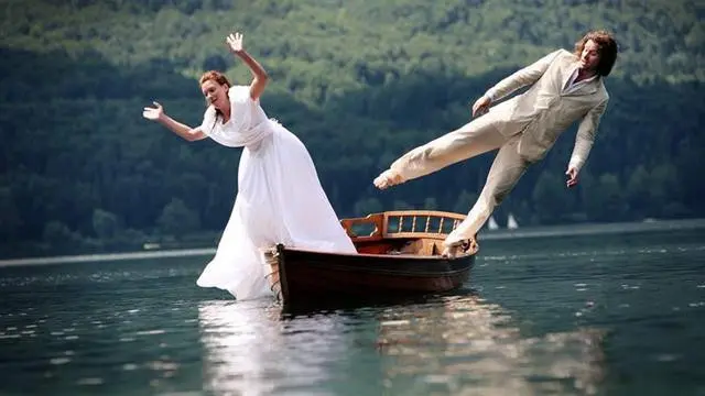 6 Prewedding Banyak Tingkah Ini Absurd Banget, Ada-Ada Saja