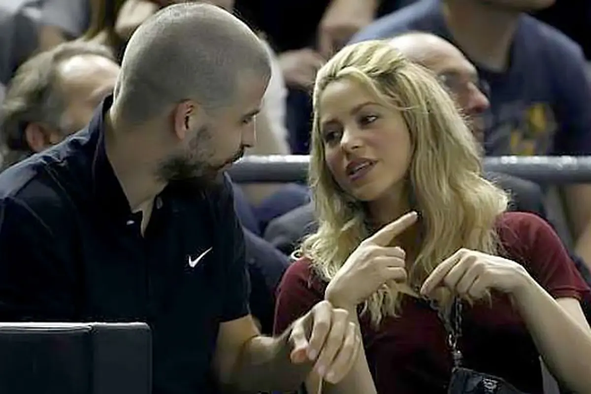 shakira-131019c.jpg