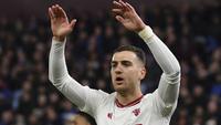 Bek Manchester United, Diogo Dalot saat menghadapi Aston Villa pada laga pekan ke-24 Premier League 2023/2024 di Villa Park, Birmingham, Minggu (11/2/2024). (AP Photo/Rui Vieira)
