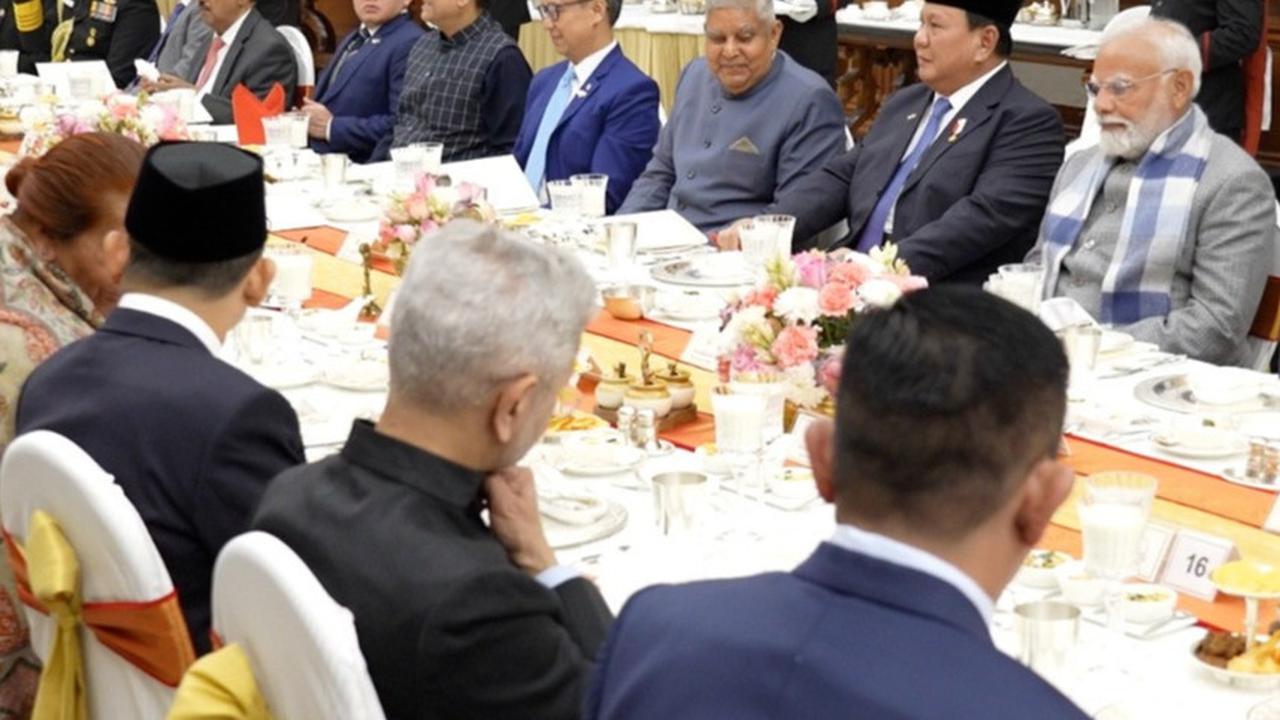 Presiden Prabowo Dijamu Makam Malam Presiden India